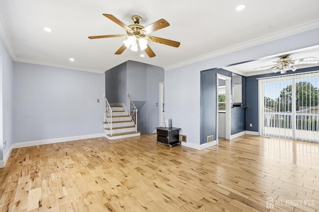 264 E George Pl