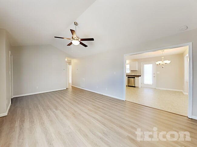 Photo - 1428 Smokey Mountain Dr