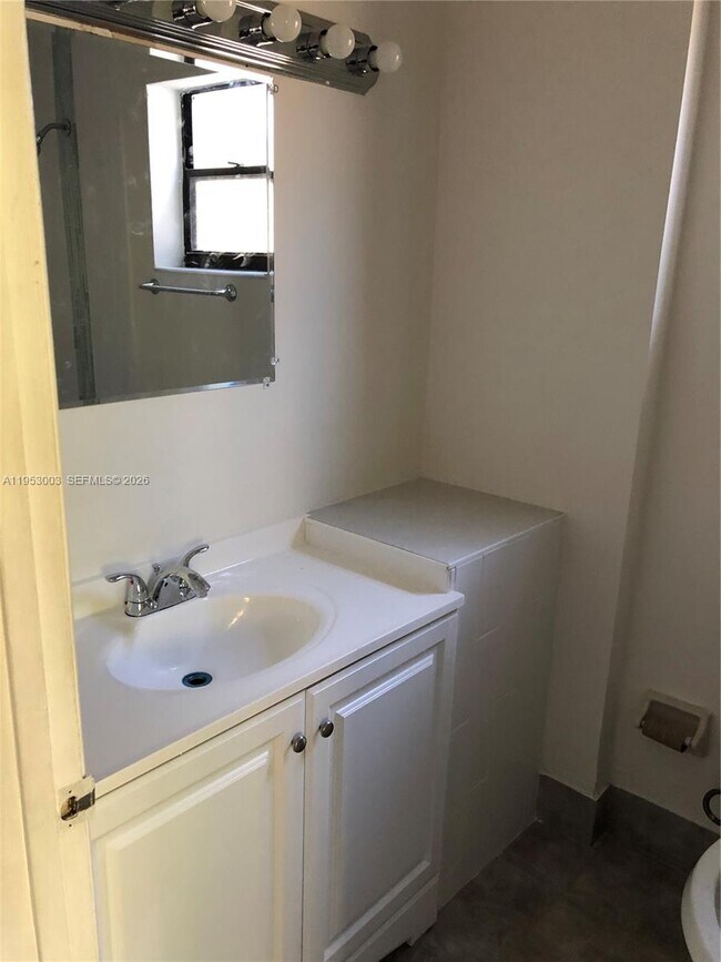 Photo - 3864 SW 52nd Ave