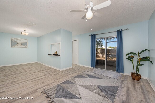 Photo - 130 Summer Pl Unit 5