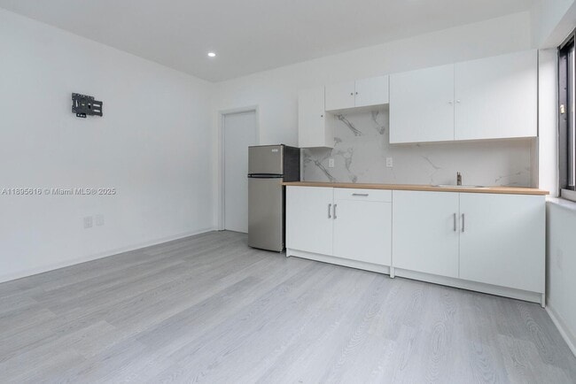 Photo - 511 NW 59th Ave Unidad 2