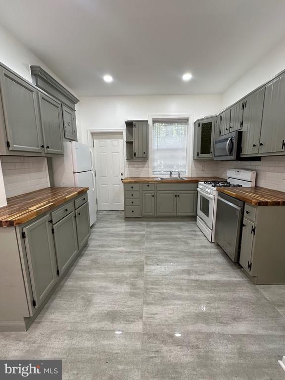 Photo - 4344 N Franklin St