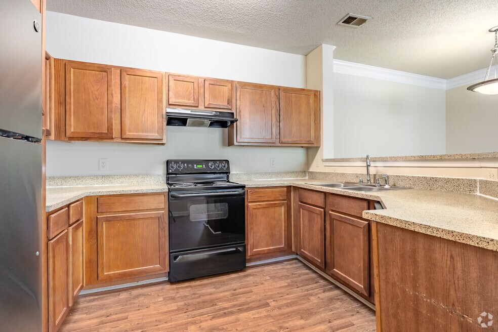 2BR, 2BA - 1146SF