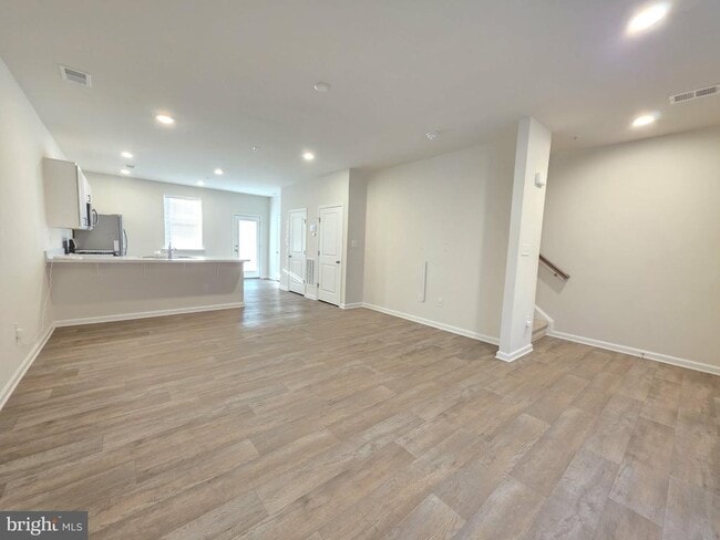 Photo - 426 Creekbed Cir