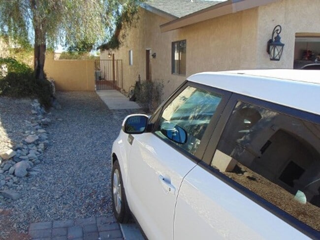Photo - 2592 Beverly Glen Dr