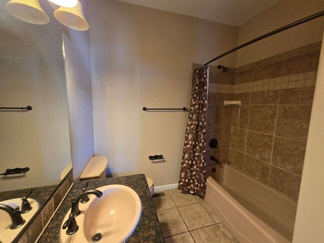 Photo - 215 Valley View Dr