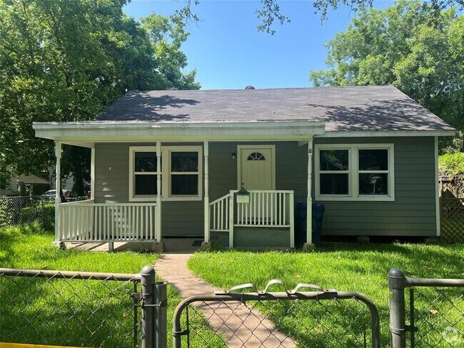 Building Photo - 308 11th St N Rental