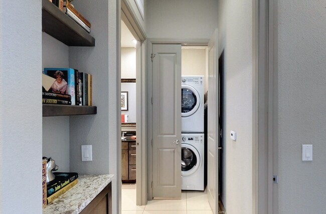 Photo - Exclusive 2-Bed | 100% Off First Month! Unit LEP