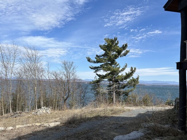 Photo - 2226 Lake Shore Rd Unidad Harbor side