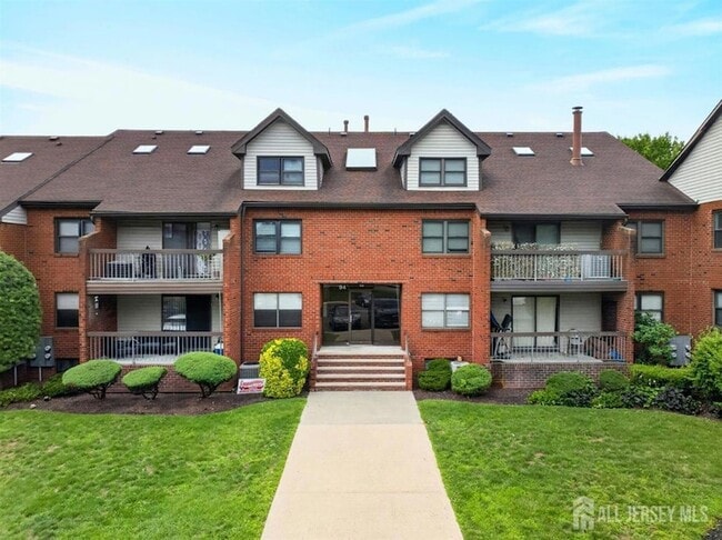 Building Photo - 94 Beverly Hl Ter Unit F
