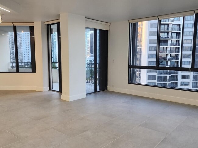 Photo - 520 Brickell Key Dr Unit A-1200