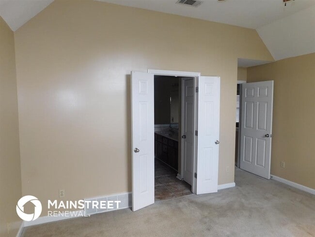 Photo - 768 Breeze Way