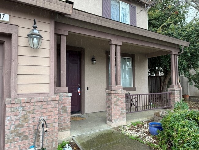 Photo - Modern 4 Bedroom w/ Loft Stonegate Area Vacaville *Star Rentals