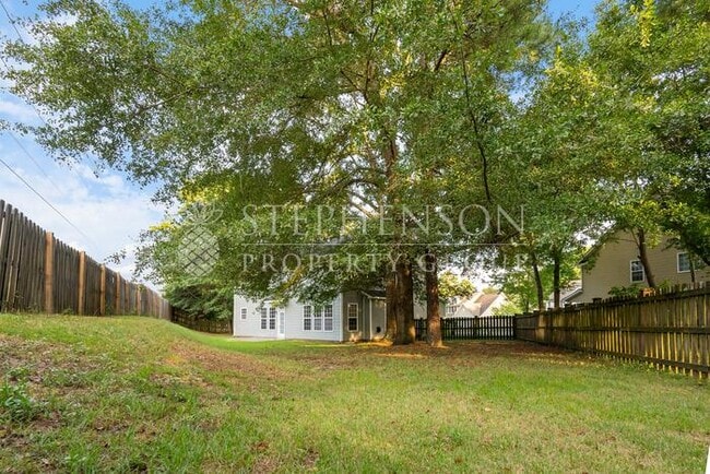 Photo - 405 Abbeydale Way