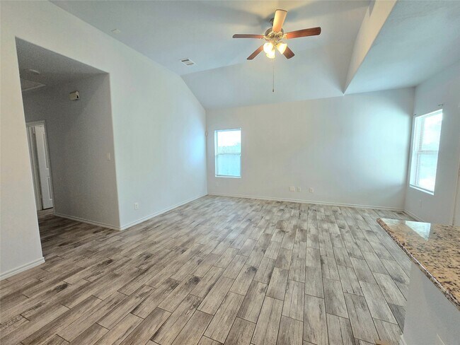 Photo - 4410 Larkspur St
