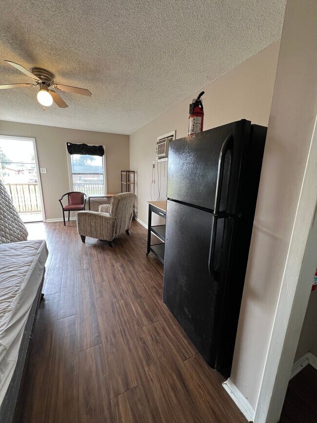 Photo - Cute Fully Furnished Efficiency Apartment Located in Sulphur