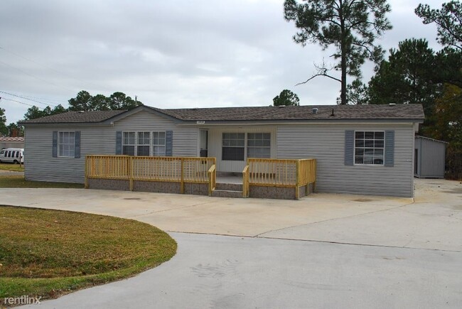 3 br, 2 bath House - 14939 Angela Dr - 3 br, 2 bath House - 14939 Angela Dr