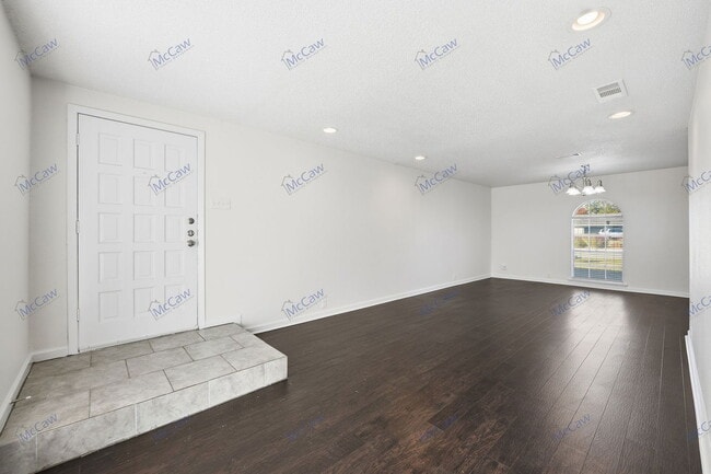 Photo - 1736 Brown Trail