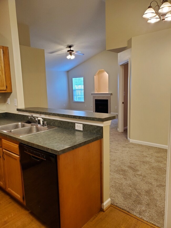 Kitchen - 2748 Michelle Park