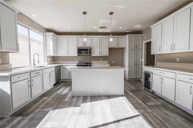 Building Photo - 3045 Sunrise Heights Dr Rental