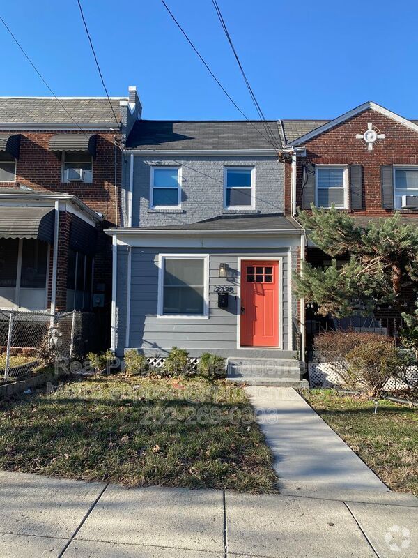 Building Photo - 2328 15th St NE Rental