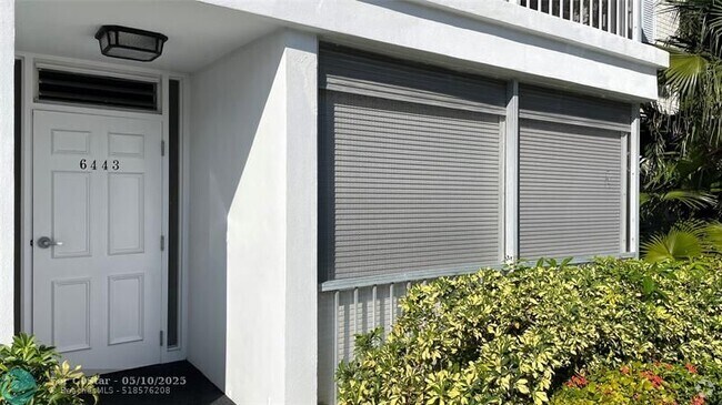 Building Photo - 6443 Bay Club Dr Unit 2 Rental