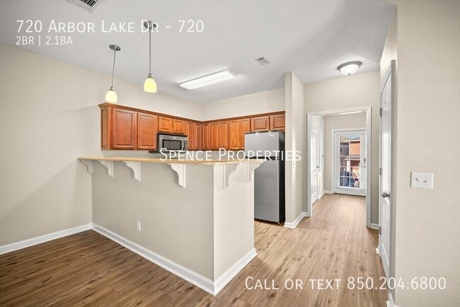 Photo - 720 Arbor Lake Dr