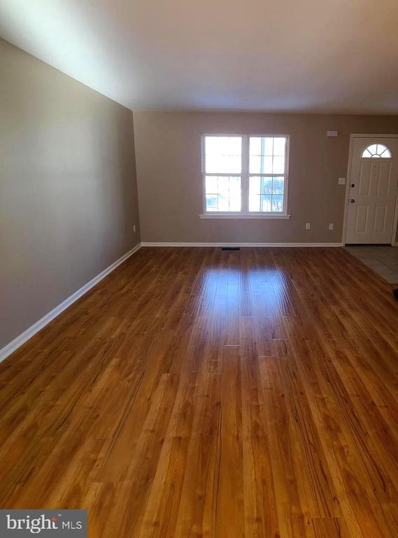 Photo - 242 Bainbridge Cir