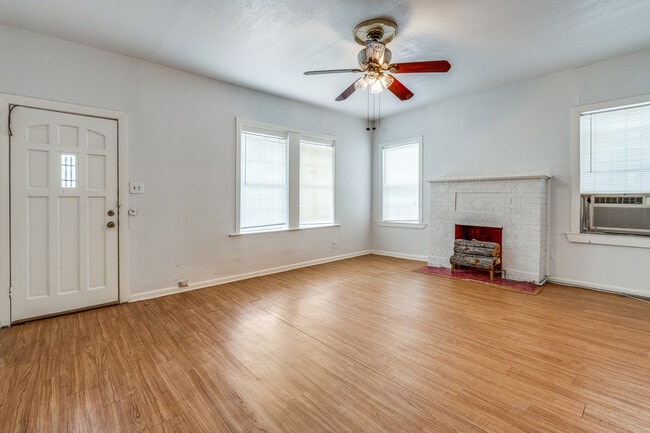 Photo - 1147 W French Pl