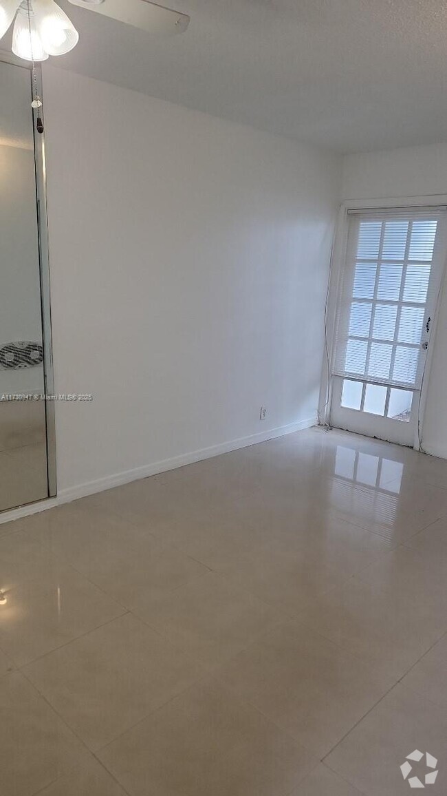 Building Photo - 1333 E Hallandale Beach Blvd Unit 336 Rental