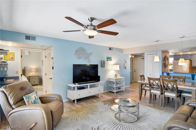 Photo - 3919 SE 11th Pl Condo Unit 102