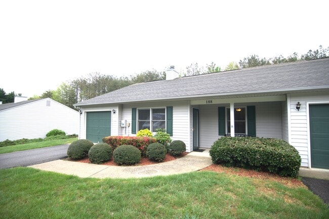 Photo - 140 Oldfield Rd Townhome