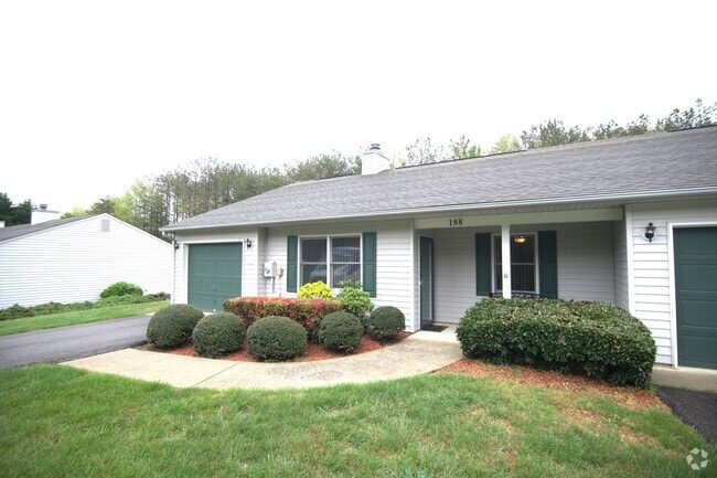 Building Photo - 140 Oldfield Rd Rental