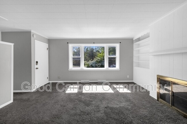 4470 Seneca St Unit Left