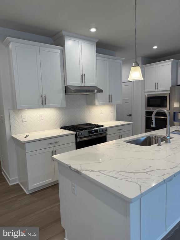 Photo - 605 Phalen Ct