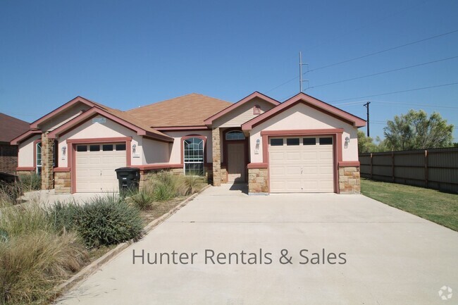 Building Photo - Spacious Two-Bedroom! Rental