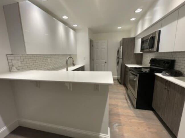 Building Photo - 125 Saint Botolph St Unit 9