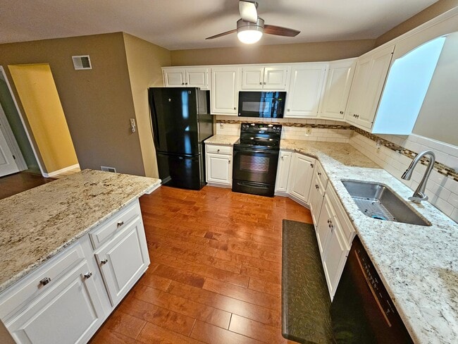 Photo - 306 Treetops Ct