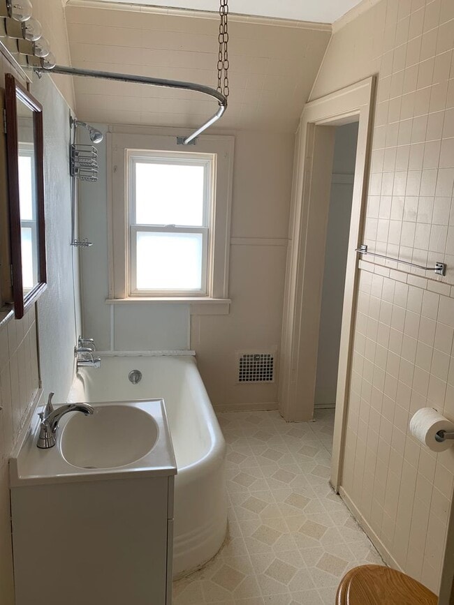 Photo - 281 Jefferson St Unidad 281 1/2 Jefferson St.  2