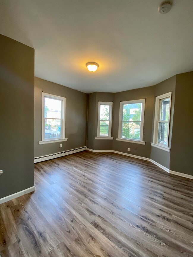 Building Photo - 101 Bedford St