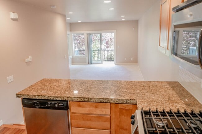 Photo - Townhouse Move-In Special – Half Month Fre...