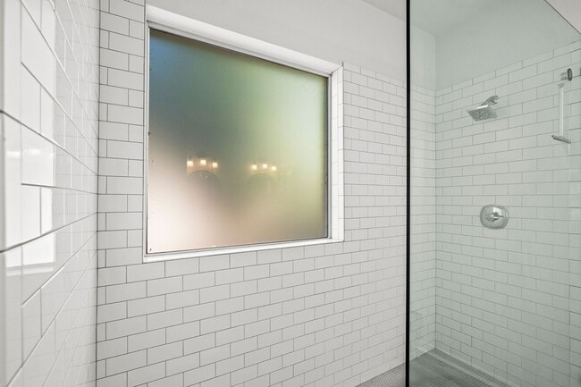 Photo - 47 N Winterport Cir