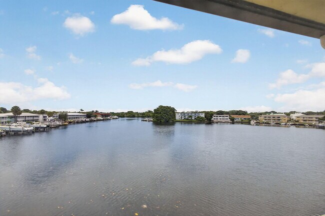 Photo - 313 Lake Cir Unit 311