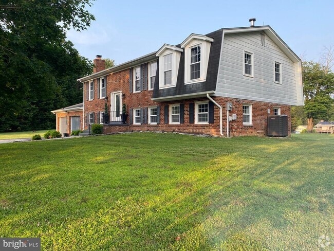 Building Photo - 37715 Apache Rd Rental