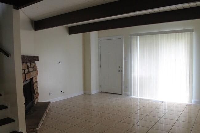 Photo - 440 Meadow Green Ln