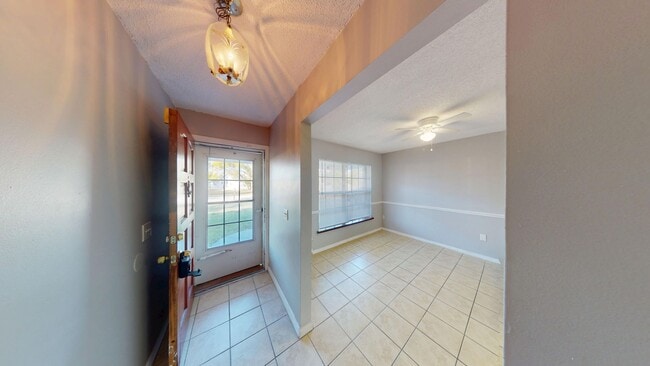 Photo - 3 Bed / 2 Bath Home In Deltona Available NOW!!