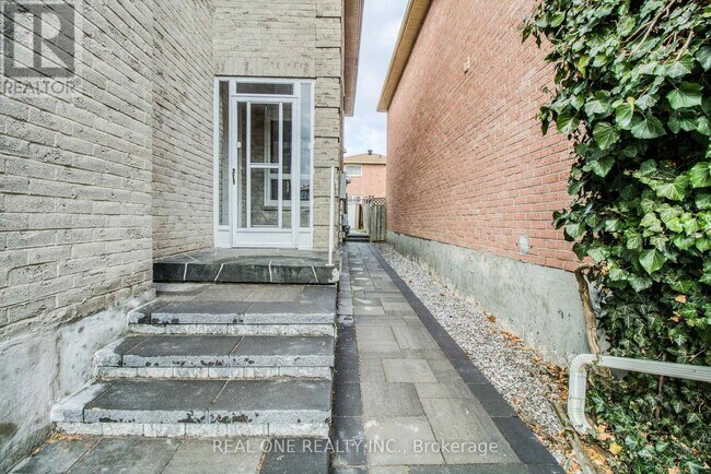 Photo - 32 Charlton Ave