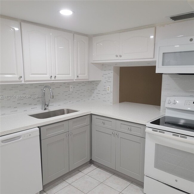 Photo - 6699 Racquet Club Dr