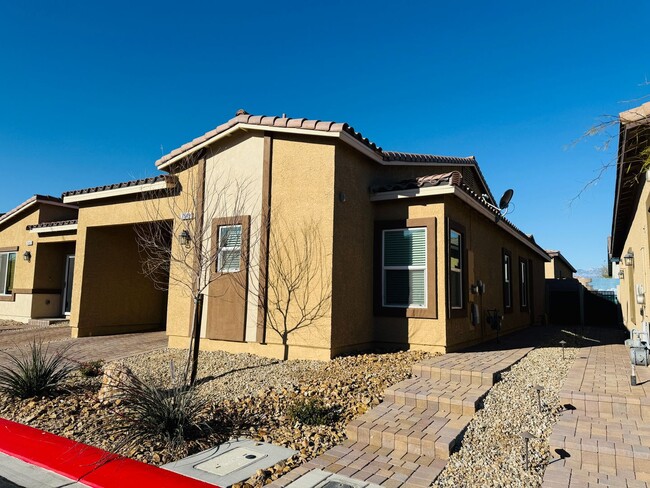Photo - Beautiful Valley Vista town home!  Don't Miss Out!