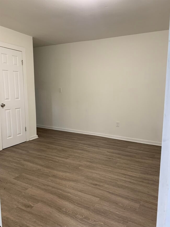 Photo - 560 Christopher St Unit A